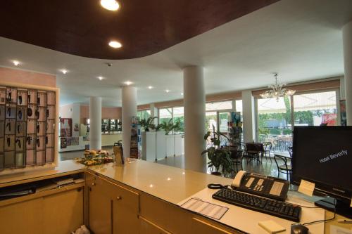 Hotel Beverly - image 11