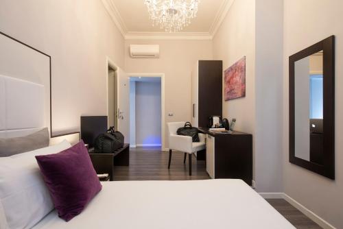 Superior Double Room image 8