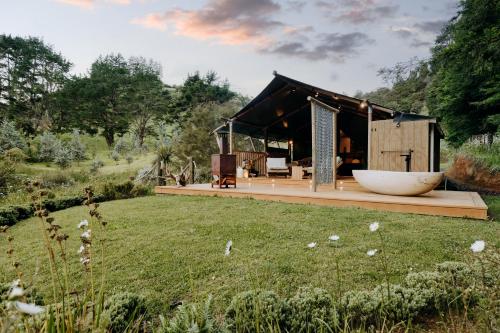 Jungle Den in Aongatete