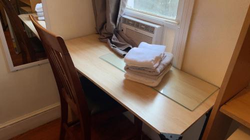 2218 N Colorado Double Rooms in Philadelphia Near Center