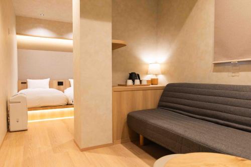 Superior Twin Room image 9