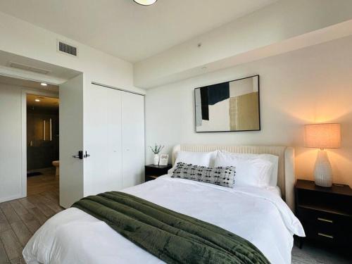 Luxury 2BR 2BA Downtown Apartment Next to Cruise Terminals, Kaseya Center & Bayside in Miami, USA