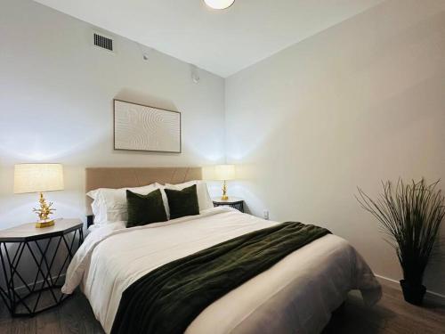 Luxury Downtown Studio Suite Next to Cruise Terminals, Kaseya Center & Bayside in Miami, USA