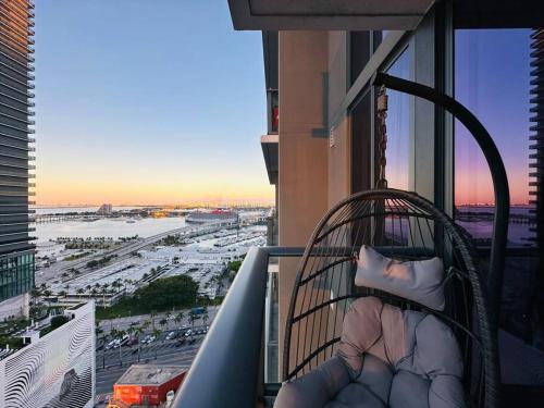 Luxury Downtown Studio Suite Next to Cruise Terminals, Kaseya Center & Bayside in Miami, USA