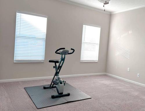 Spacious 4BR Home - Spooky Nook Miami University in Hamilton, USA
