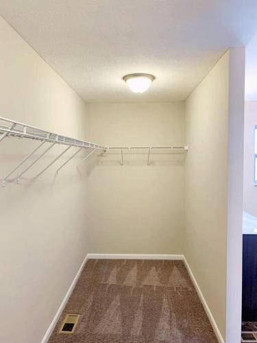 Spacious 4BR Home - Spooky Nook Miami University in Hamilton, USA