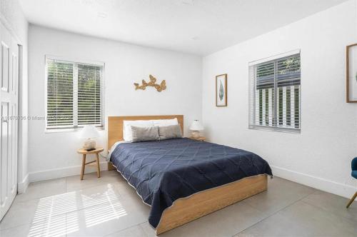 Exquisite 3 BR Villa PoolJacuzziMiniGolf in Miami, USA