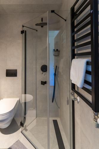 3 twin beds