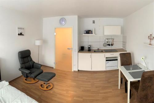 Premium Studio Flingern - Tap to explore photos