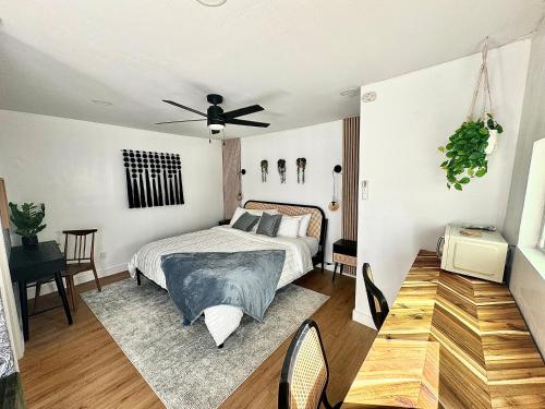 *Golden Getaway* 5 Beds / 8 Minutes to Downtown in San Diego, USA