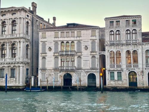 Il giardino segreto di Monty Don sul Canal Grande Venice 