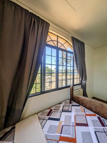 1 double bed, 1 twin bed