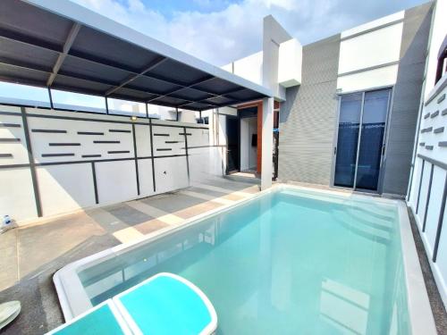 The Modern Hua-Hin Private Poolvilla from beach 3km
