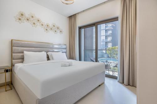 STAY BY LATINEM Luxury 1BR Holiday Home CV B207 near Burj Khalifa, Дубай (фото 9)