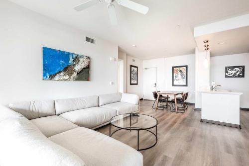 2BR West Hollywood Escape in Los Angeles, USA