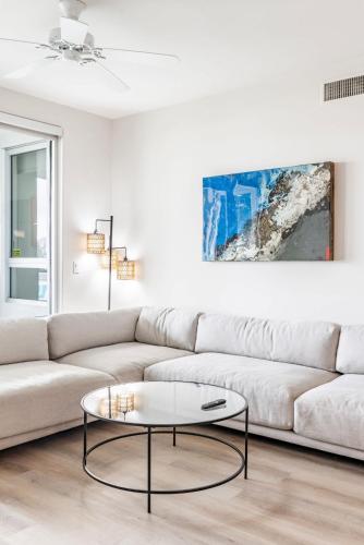 2BR West Hollywood Escape in Los Angeles, USA