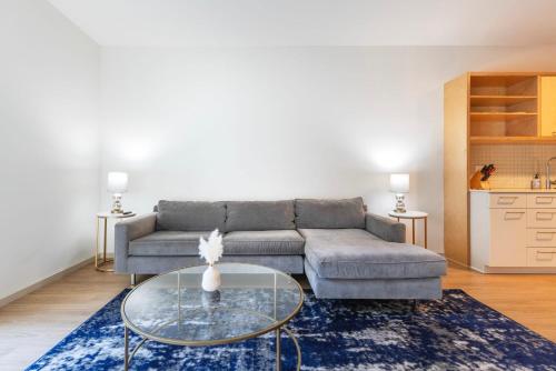 Luxurious 2BR Hollywood Condo in Los Angeles, USA