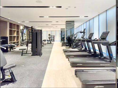 New 2 Bedroom apartment overlooking Burj Khalifa and fountain view in downtown, Дубай (фото 5)