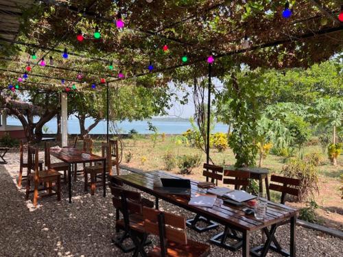 Restaurant, Bij Club in Bolama