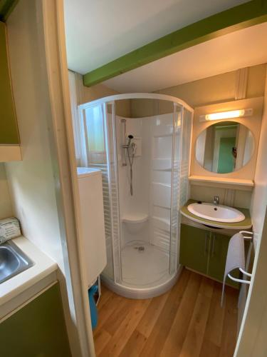 2 bedrooms, 3 beds