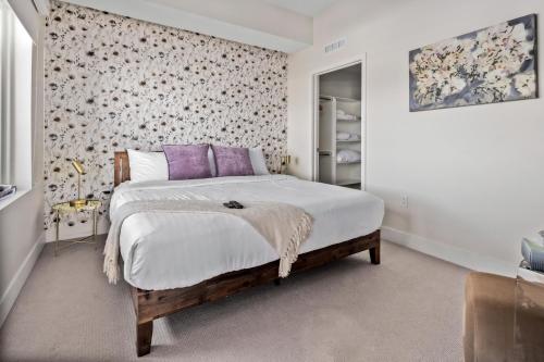 Top Floor | Amazing Windows | Zuni Lofts in Denver, USA