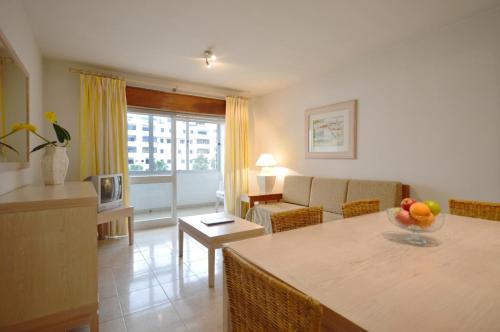 Apartamentos Paula Bela by Garvetur - image 14