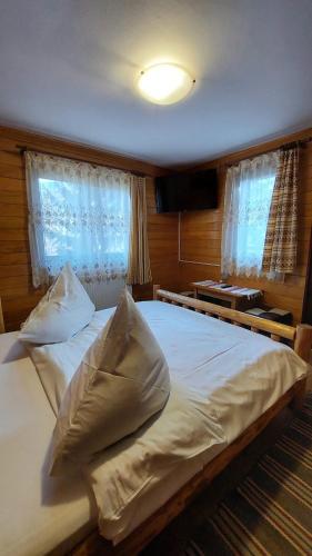 Cabana Dochita 2 in Čelau