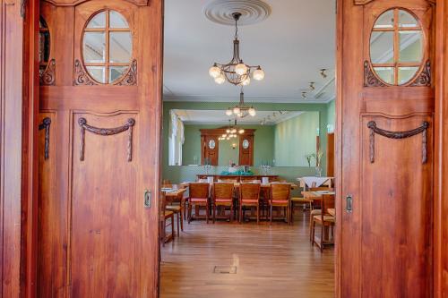 餐飲選擇, 弗斯特耐克酒店 (Hotel Fursteneck) in 貝恩堡（薩勒）