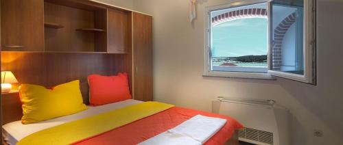 Apartment in Novalja with sea view, terrace, air conditioning, Wi-Fi (3565-2), Novalja (fotografie 6)