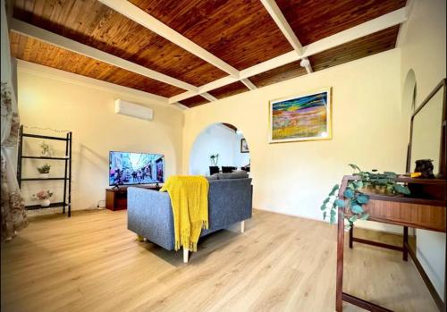 Heaven on Earth — other in 23 Outlook Street, Kingston Australia, 4133
