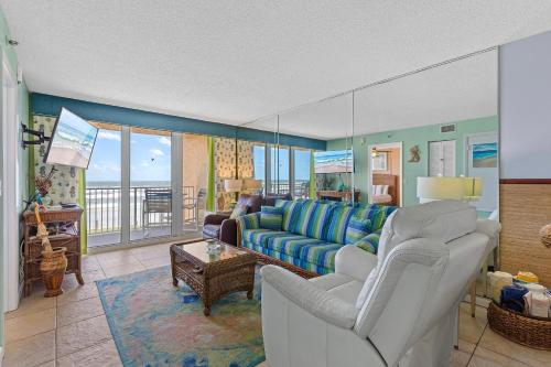 Oceania Plaza 202 in New Smyrna Beach, USA