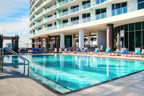 Condo w Beautiful Beachfront and City Views from 25th Floor! in Hollywood, USA