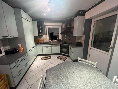 Benk 24H Apartment Nr 1 Perfekt für bis zu 6 Personen in Hofheim am Taunus, Deutschland