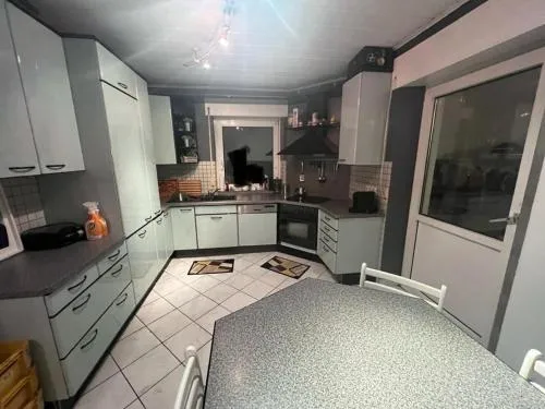 Benk 24H Apartment Nr 1 Perfekt für bis zu 6 Personen in Hofheim am Taunus, Deutschland