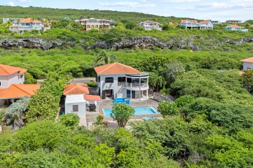 Cas Coral in Willibrordus