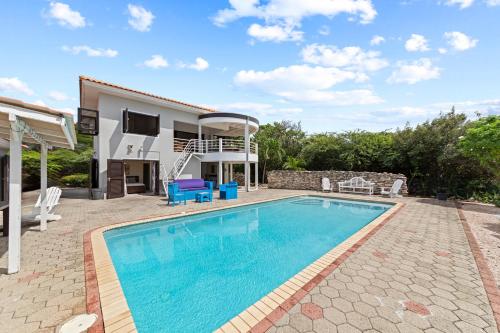 Cas Coral in Willibrordus