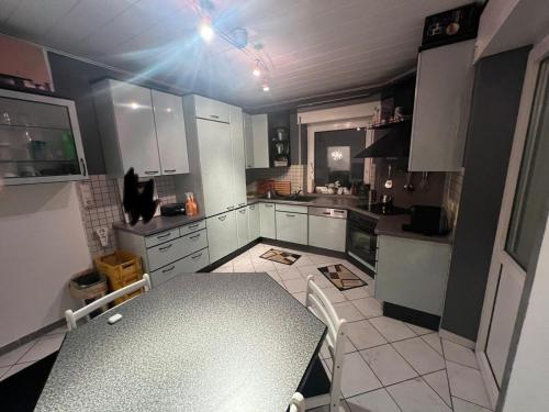 Kitchen, Benk 24H Apartment Nr 1 Perfekt fur bis zu 6 Personen in Hofheim am Taunus