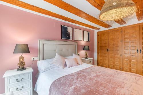 2 bedrooms, 3 beds