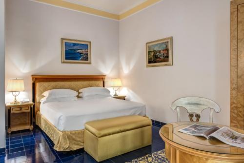 Junior Suite with Sea View image 3