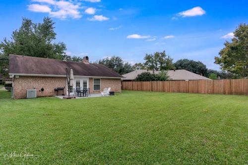 King Bed, Near LSUS & Barksdale AFB, Fast wifi! in Shreveport, USA