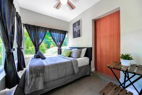 Duplex on Miamis East Side! in Miami, USA