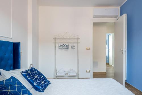 Casa Vacanze Maddalena - Palazzetto sul Lago - Diamante Blu