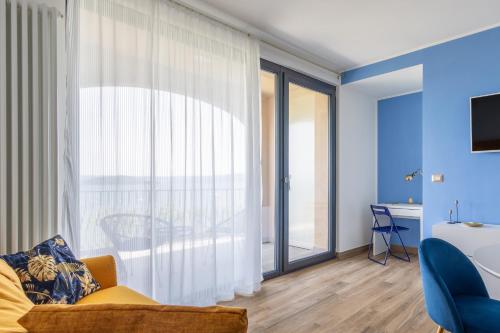 Casa Vacanze Maddalena - Palazzetto sul Lago - Diamante Blu