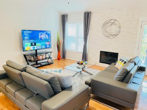 Modern Spacious Retreat near Braves stadium in Marietta, USA