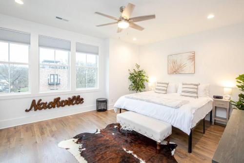 Spacious Home w Rooftop Deck and Mural! 10 Min 2 DT in Nashville, USA