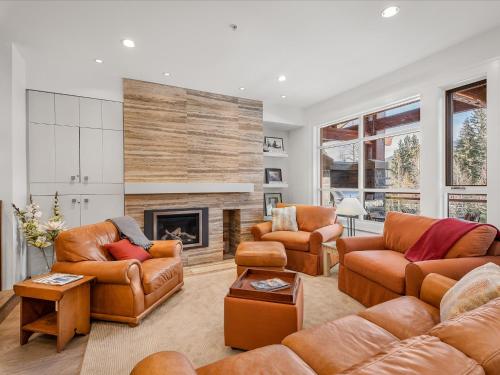 4 bed 3 bath Mountain view townhome offering a Whistler retreat close to everything you might need in Whistler, Canada