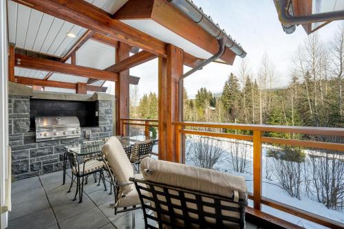 4 bed 3 bath Mountain view townhome offering a Whistler retreat close to everything you might need in Whistler, Canada