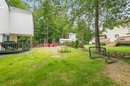 Quiet family pocono getaway with game room in Tobyhanna, USA