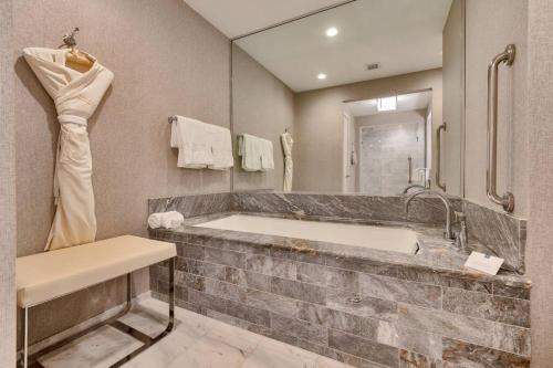 Luxury 1BR and One and a Half Bathrooms Fort Lauderdale in Fort Lauderdale, USA