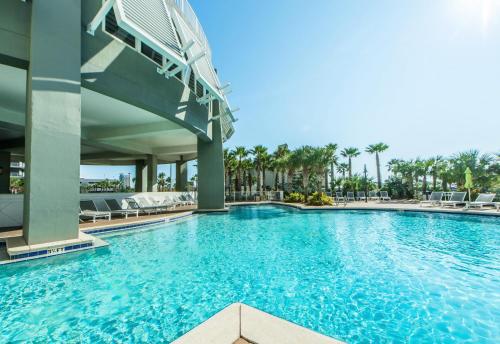 Laketown Wharf 2013 by RealJoy Vacations - image 9